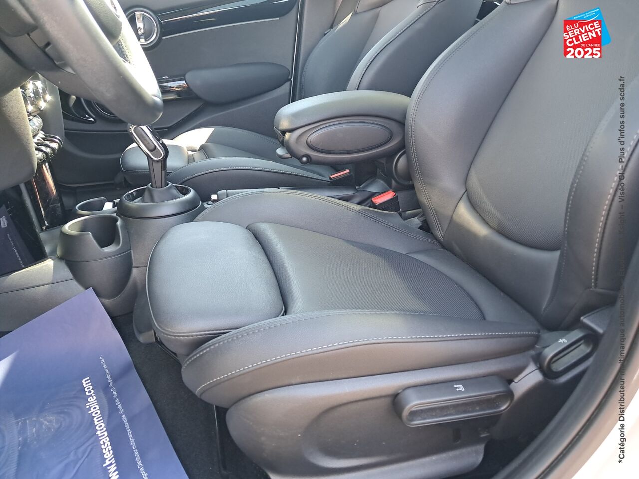 Véhicule d'occasion MINI MINI 5 PORTES COOPER 136CH EDITION CAMDEN BVA7 TOUVRANT SIEGE CHAUF GPS chez BMW Lons le Saunier