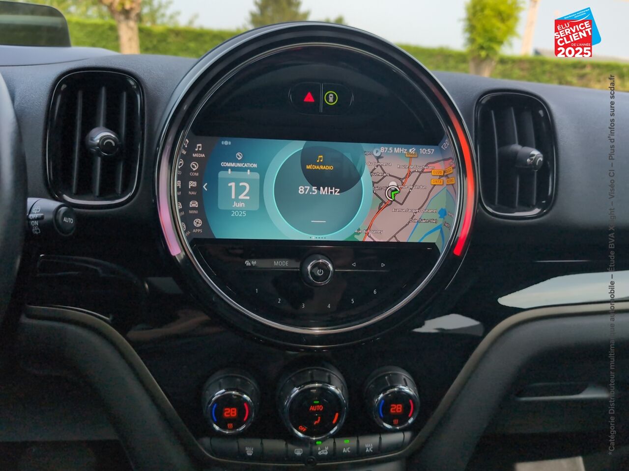 Véhicule d'occasion MINI COUNTRYMAN COOPER 136CH NORTHWOOD TPANO SIEGES CUIR CAMERA chez BMW Pontarlier