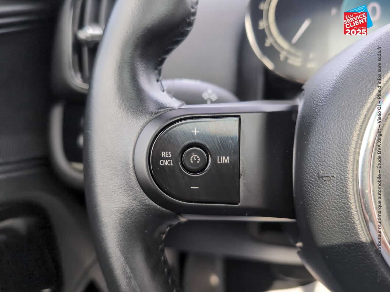 Véhicule d'occasion MINI COUNTRYMAN COOPER 136CH NORTHWOOD TPANO SIEGES CUIR CAMERA chez BMW Pontarlier