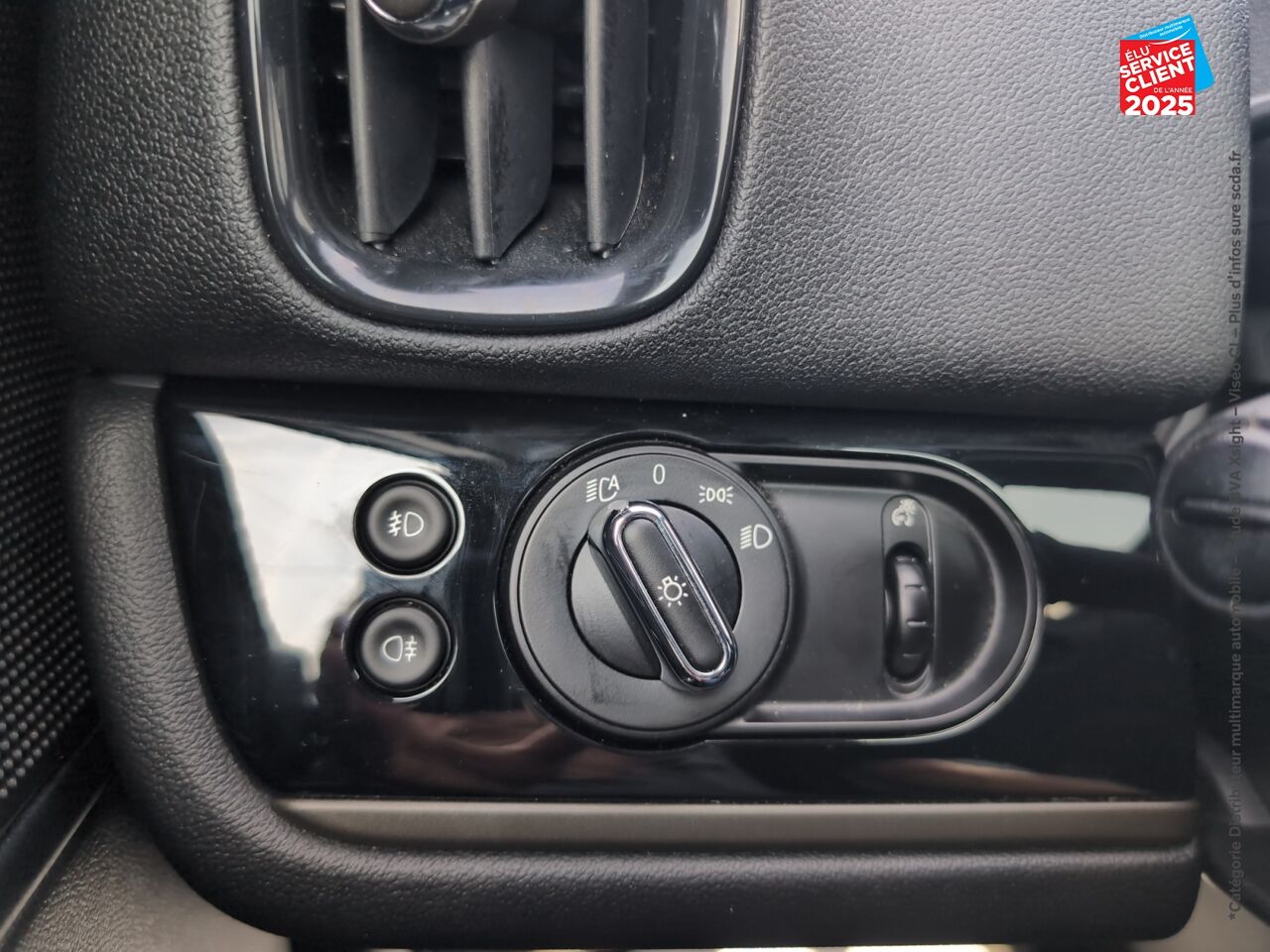 Véhicule d'occasion MINI COUNTRYMAN COOPER 136CH NORTHWOOD TPANO SIEGES CUIR CAMERA chez BMW Pontarlier