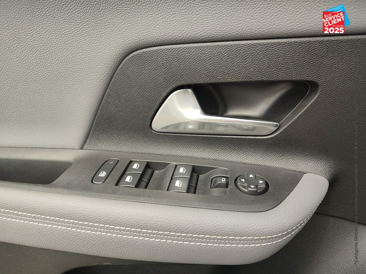 Véhicule d'occasion OPEL MOKKA 1.2 TURBO 136CH ELEGANCE GPS CAMERA chez Peugeot Charleville