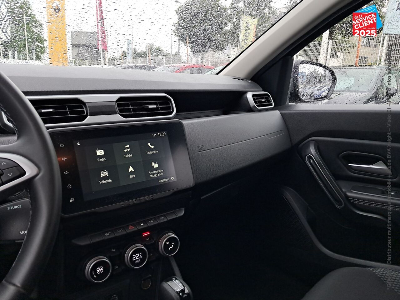 Véhicule d'occasion DACIA DUSTER 1.3 TCE 150CH FAP JOURNEY 4X2 EDC chez Hyundai Epernay