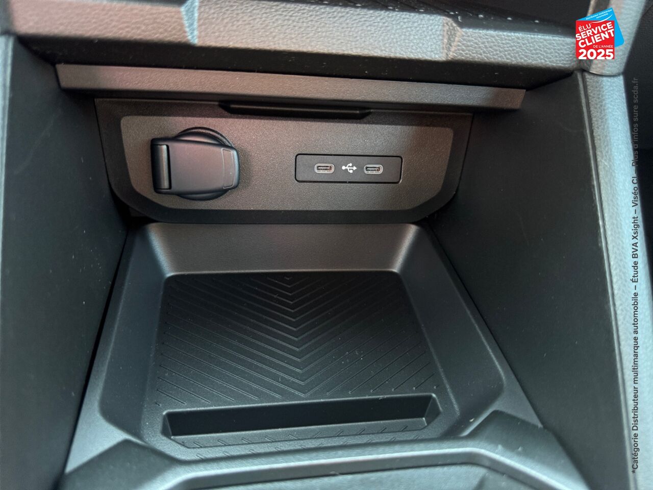Véhicule d'occasion DACIA DUSTER 1.6 HYBRID 140CH EXPRESSION 4X2 chez Renault Colmar