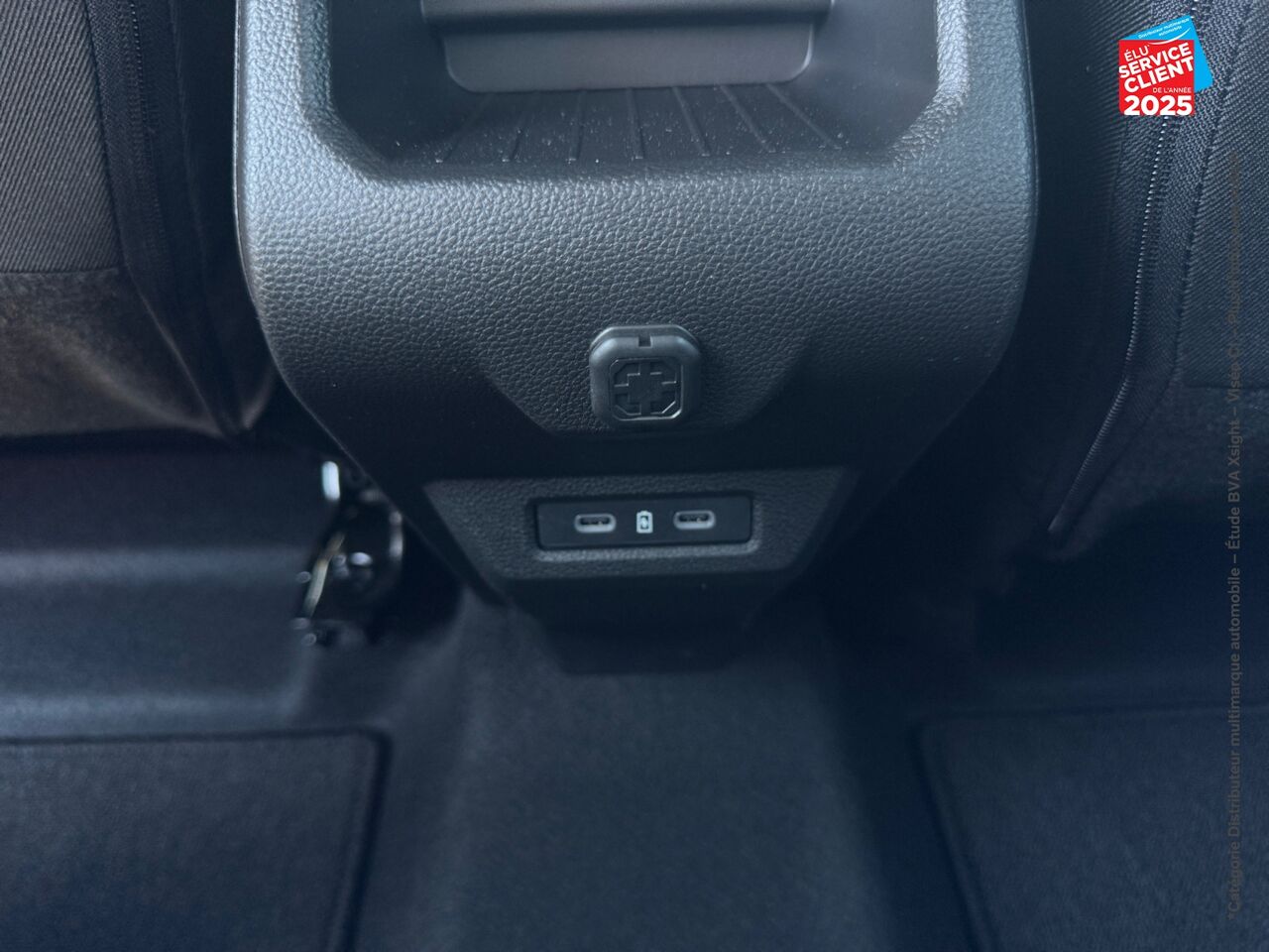 Véhicule d'occasion DACIA DUSTER 1.6 HYBRID 140CH EXPRESSION 4X2 chez Renault Colmar