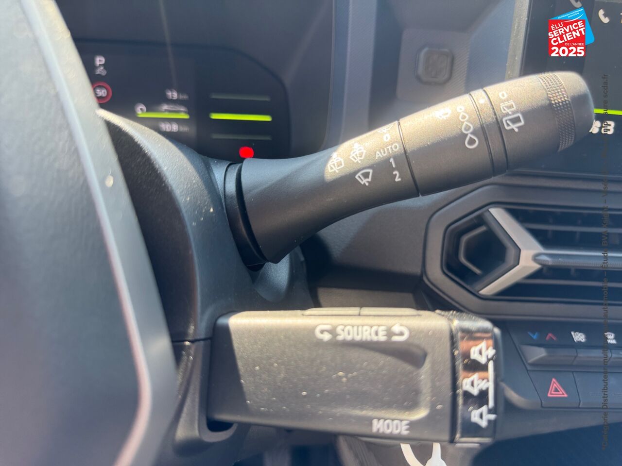 Véhicule d'occasion DACIA DUSTER 1.6 HYBRID 140CH EXPRESSION 4X2 chez Renault Colmar