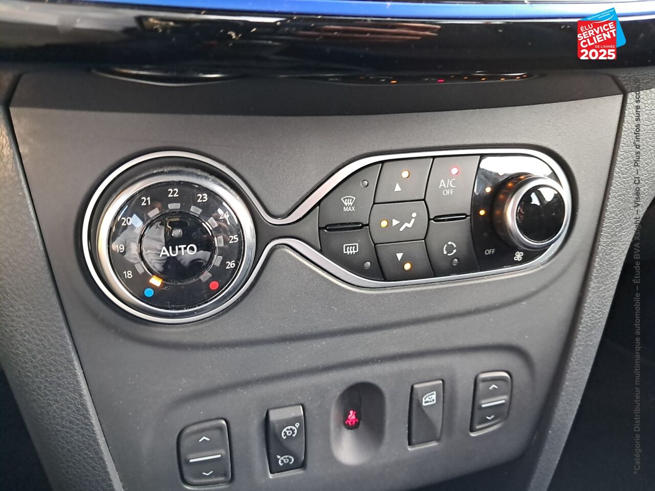 Véhicule d'occasion DACIA SANDERO 1.0 TCE 100CH 15 ANS chez Toyota Saint Dizier