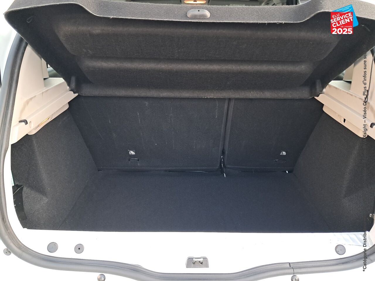 Véhicule d'occasion DACIA SANDERO 1.0 TCE 100CH 15 ANS chez Toyota Saint Dizier