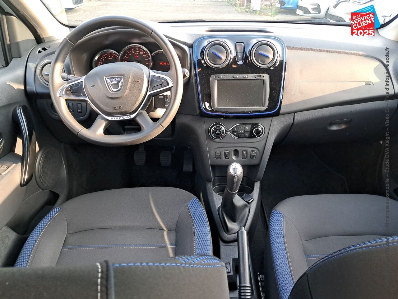 Véhicule d'occasion DACIA SANDERO 1.0 TCE 100CH 15 ANS chez Toyota Saint Dizier