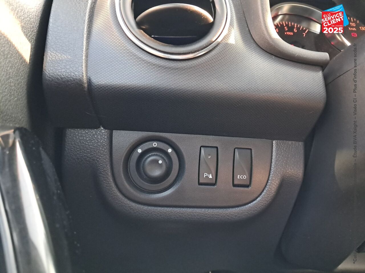 Véhicule d'occasion DACIA SANDERO 1.0 TCE 100CH 15 ANS chez Toyota Saint Dizier