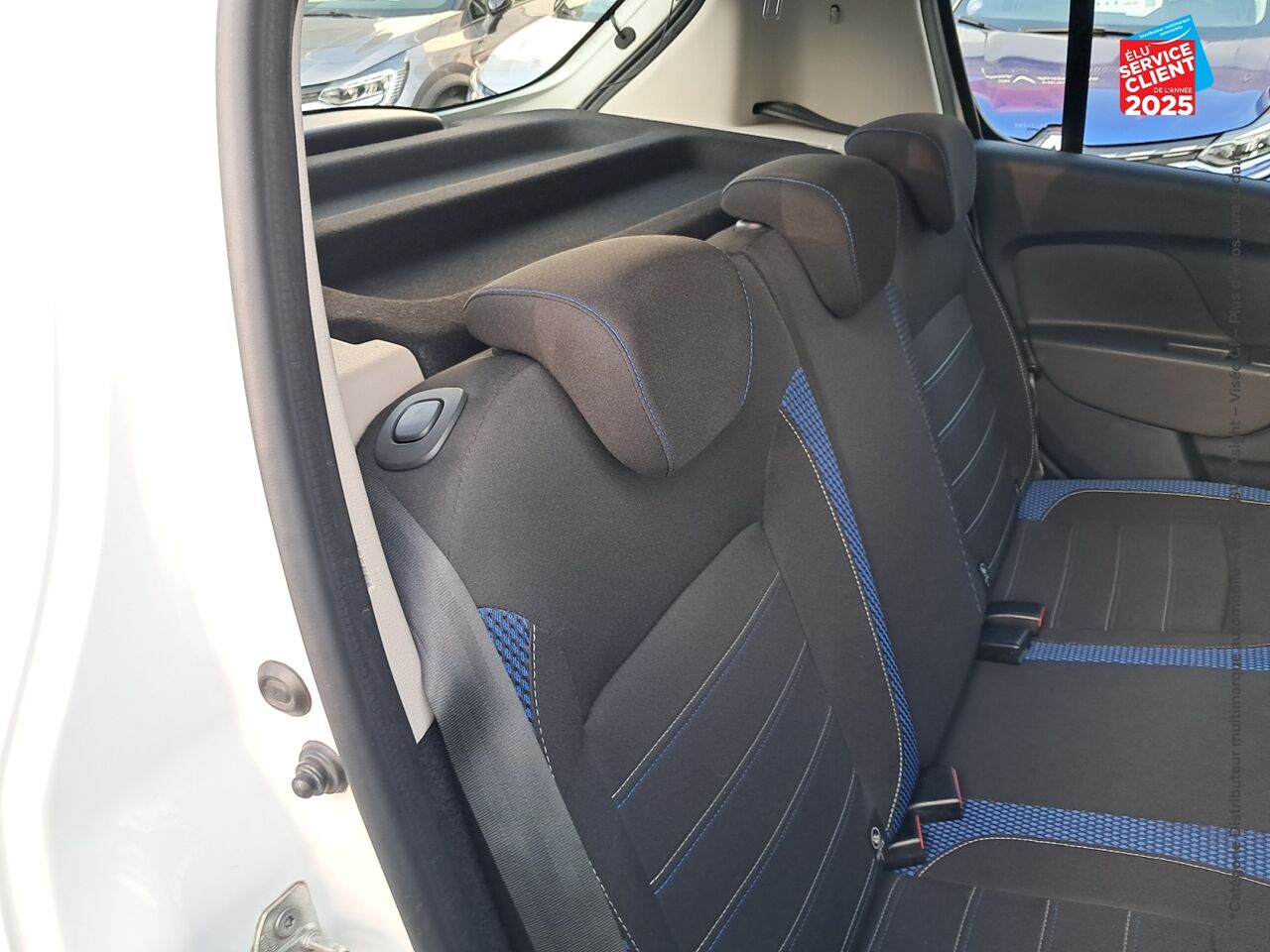 Véhicule d'occasion DACIA SANDERO 1.0 TCE 100CH 15 ANS chez Toyota Saint Dizier