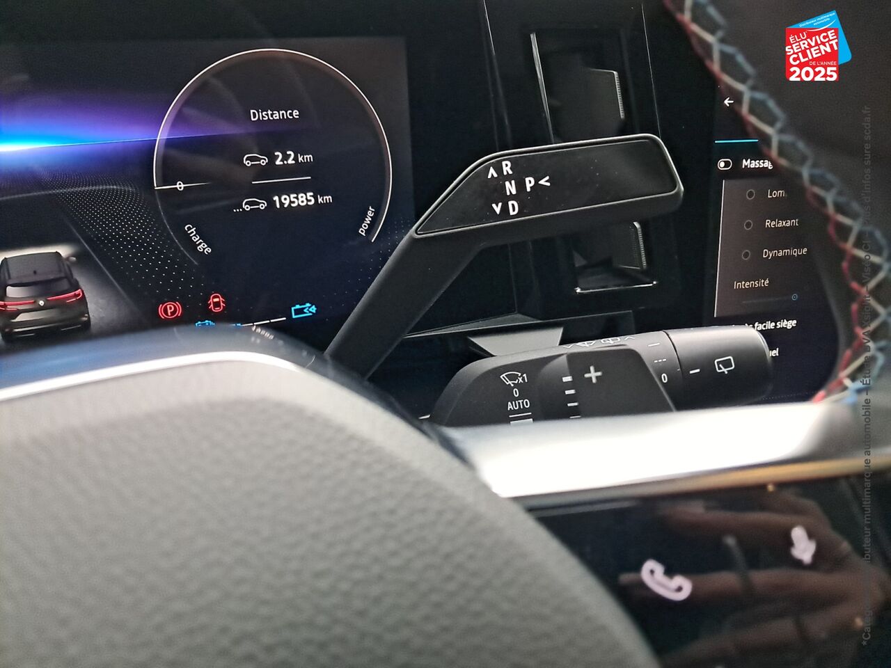 Véhicule d'occasion RENAULT ESPACE 1.2 E-TECH FULL HYBRID 200CH ESPRIT ALPINE SIEGES CHAUF VOLANT CHAUF chez Toyota Thionville