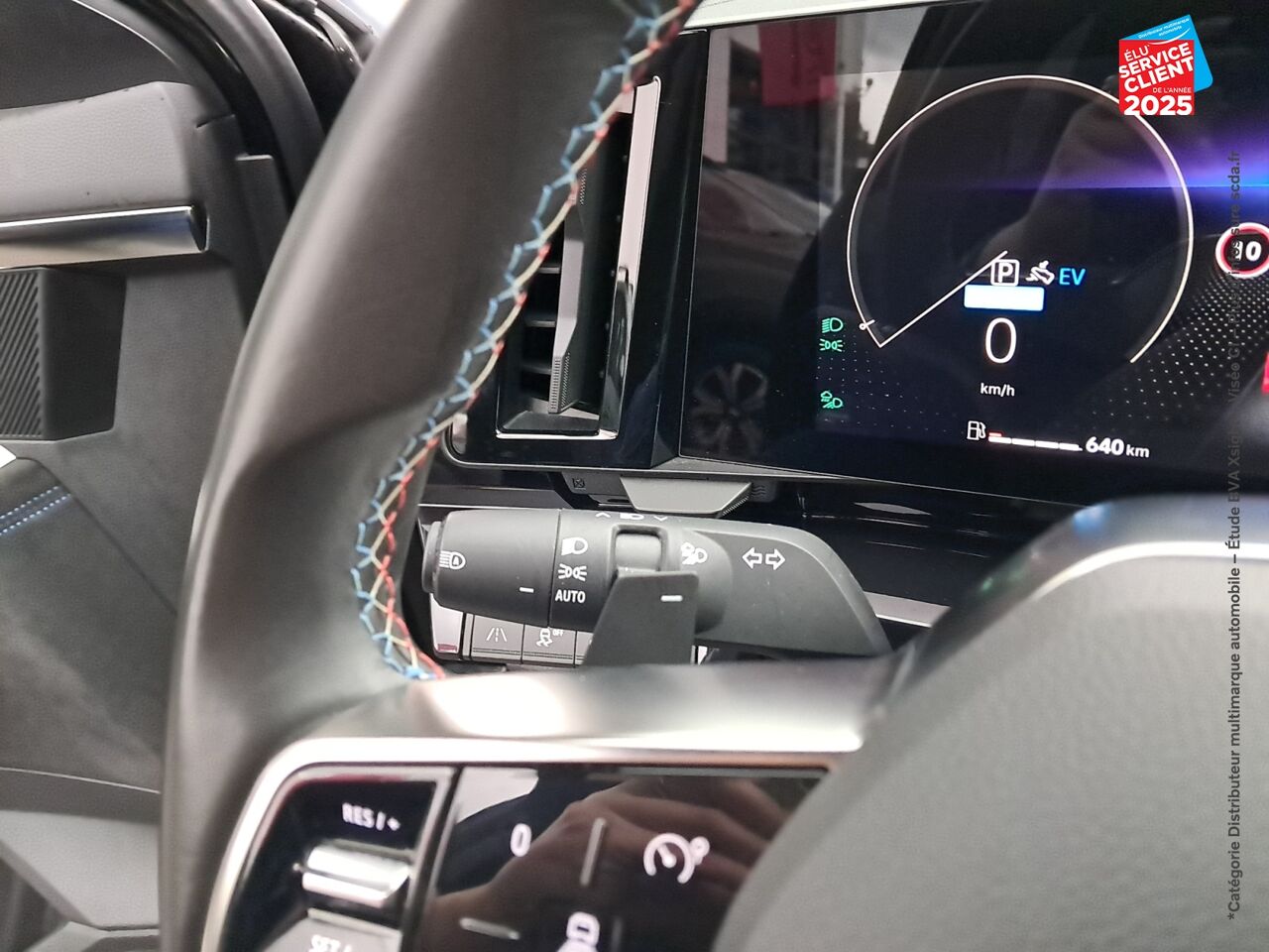 Véhicule d'occasion RENAULT ESPACE 1.2 E-TECH FULL HYBRID 200CH ESPRIT ALPINE SIEGES CHAUF VOLANT CHAUF chez Toyota Thionville
