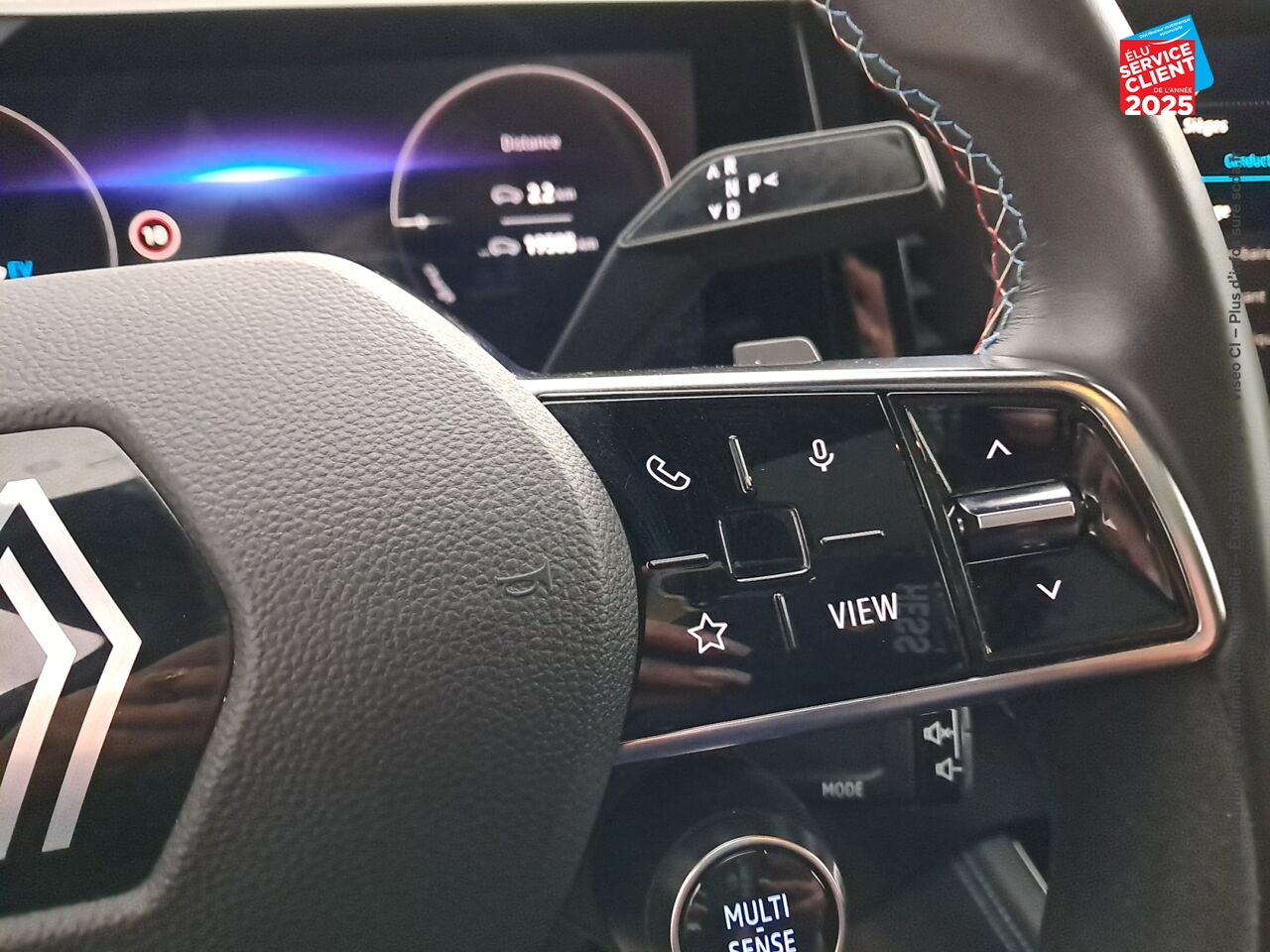 Véhicule d'occasion RENAULT ESPACE 1.2 E-TECH FULL HYBRID 200CH ESPRIT ALPINE SIEGES CHAUF VOLANT CHAUF chez Toyota Thionville