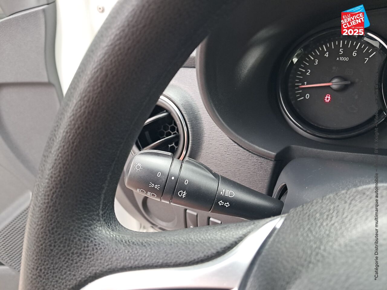 Véhicule d'occasion DACIA LODGY 1.3 TCE 100CH FAP ESSENTIEL 7 PLACES - 20 5CV chez Toyota Sarreguemines
