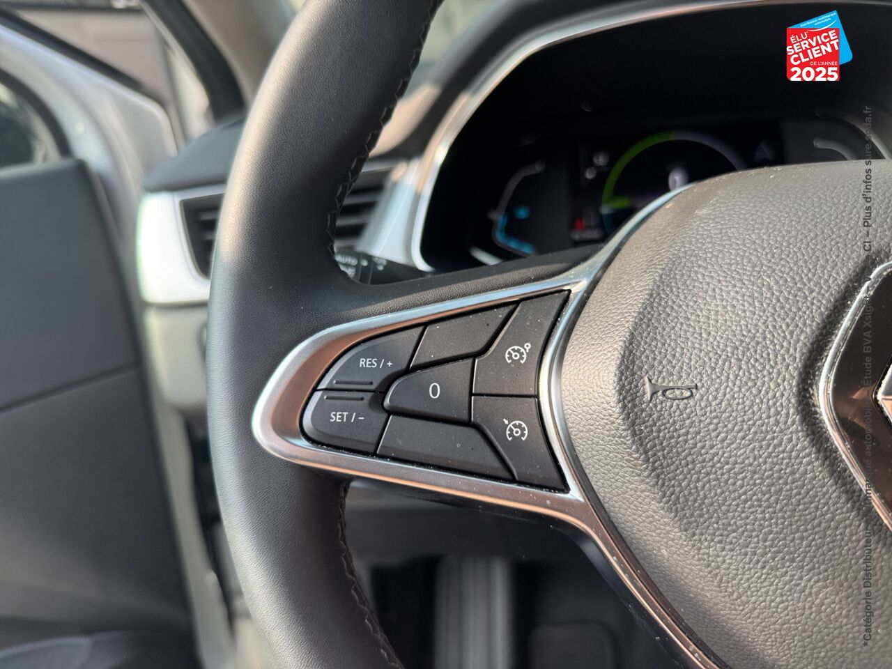 Véhicule d'occasion RENAULT CAPTUR 1.6 E-TECH HYBRIDE 145CH INTENS -21 chez Nissan Montbéliard