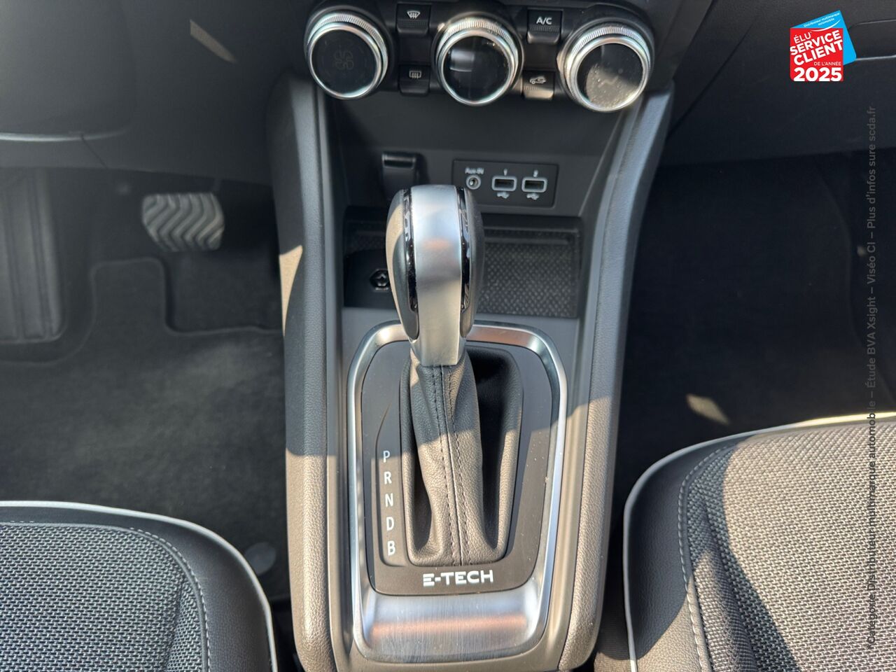 Véhicule d'occasion RENAULT CAPTUR 1.6 E-TECH HYBRIDE 145CH INTENS -21 chez Nissan Montbéliard