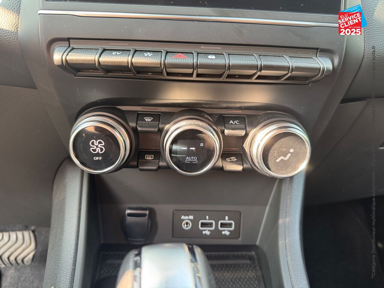 Véhicule d'occasion RENAULT CAPTUR 1.6 E-TECH HYBRIDE 145CH INTENS -21 chez Nissan Montbéliard