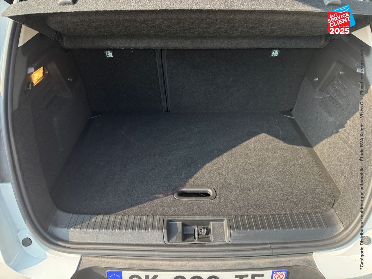 Véhicule d'occasion RENAULT CAPTUR 1.6 E-TECH HYBRIDE 145CH INTENS -21 chez Nissan Montbéliard