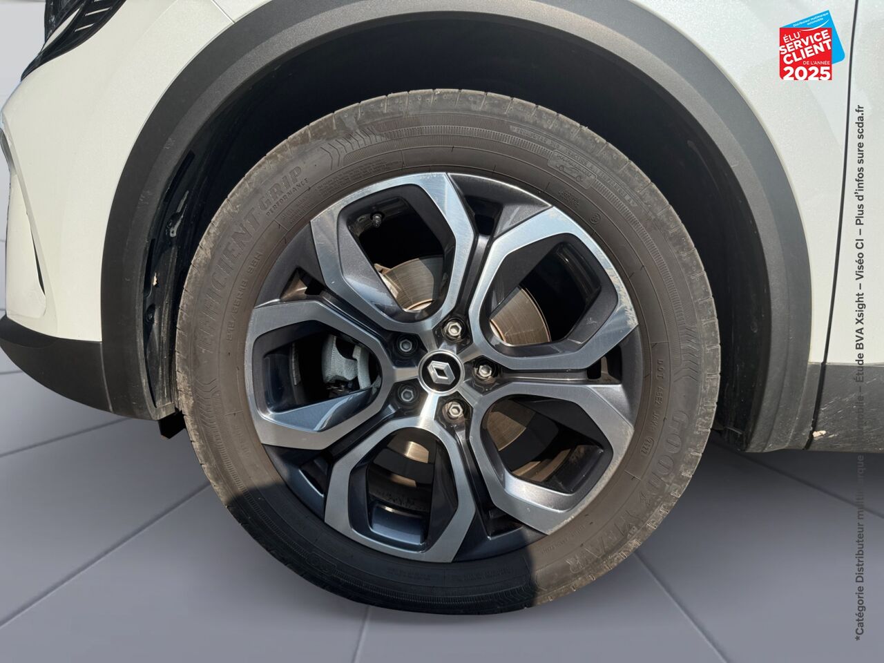 Véhicule d'occasion RENAULT CAPTUR 1.6 E-TECH HYBRIDE 145CH INTENS -21 chez Nissan Montbéliard