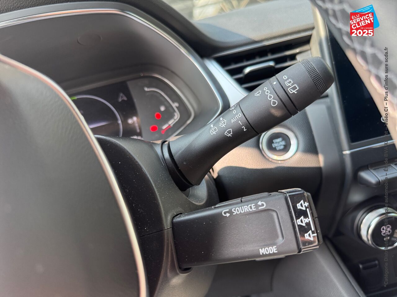Véhicule d'occasion RENAULT CAPTUR 1.6 E-TECH HYBRIDE 145CH INTENS -21 chez Nissan Montbéliard