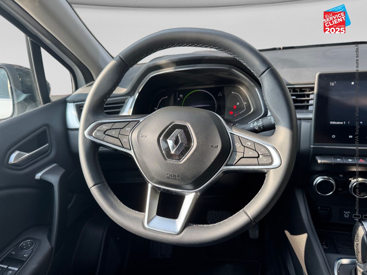 Véhicule d'occasion RENAULT CAPTUR 1.6 E-TECH HYBRIDE 145CH INTENS -21 chez Nissan Montbéliard