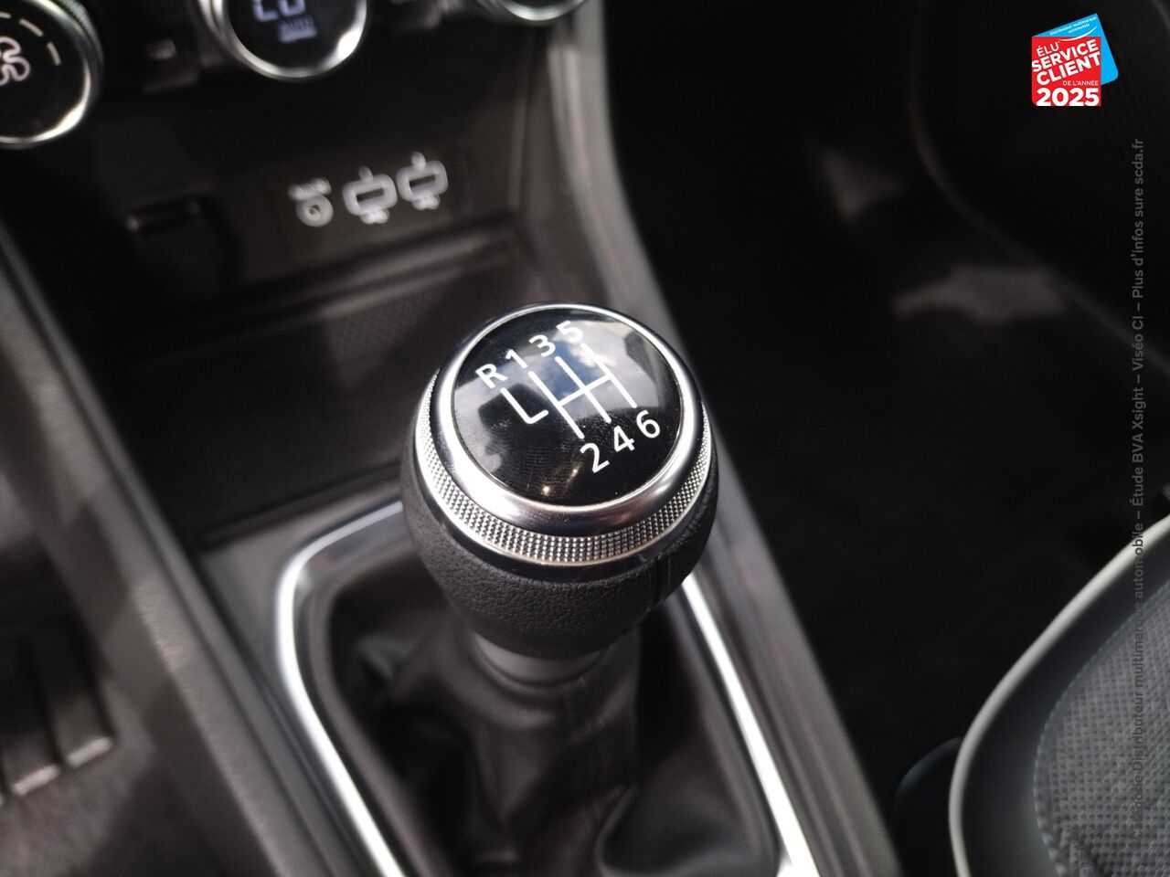 Véhicule d'occasion RENAULT CAPTUR 1.3 TCE MILD HYBRID 140CH TECHNO CAMERA GPS chez Nissan Montbéliard