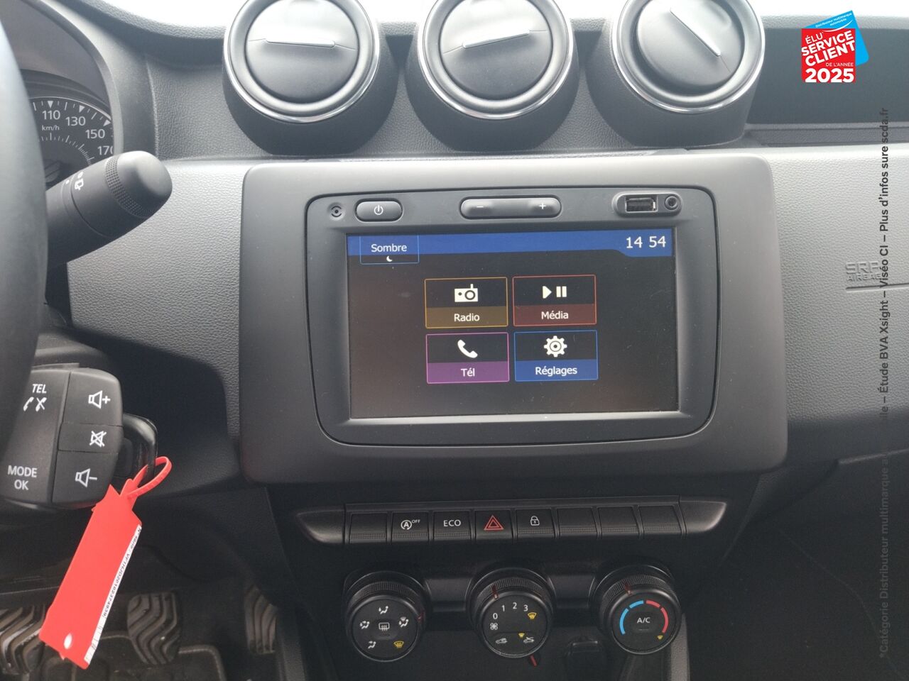 Véhicule d'occasion DACIA DUSTER 1.6 SCE 115CH ESSENTIEL 4X2 chez Toyota Saint Dizier