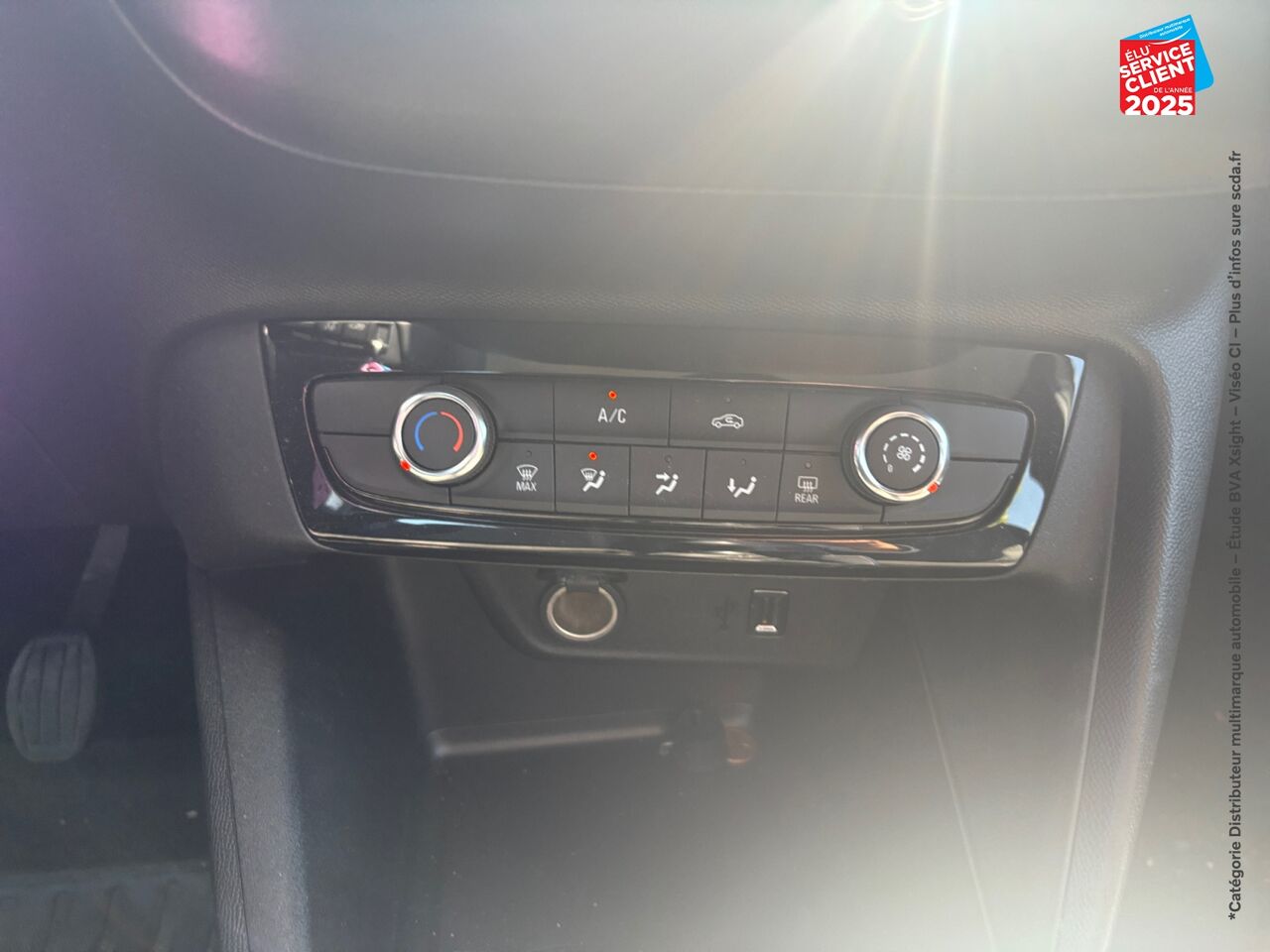Véhicule d'occasion OPEL CORSA 1.2 75CH ELEGANCE BUSINESS GPS CARPLAY chez Opel Dijon