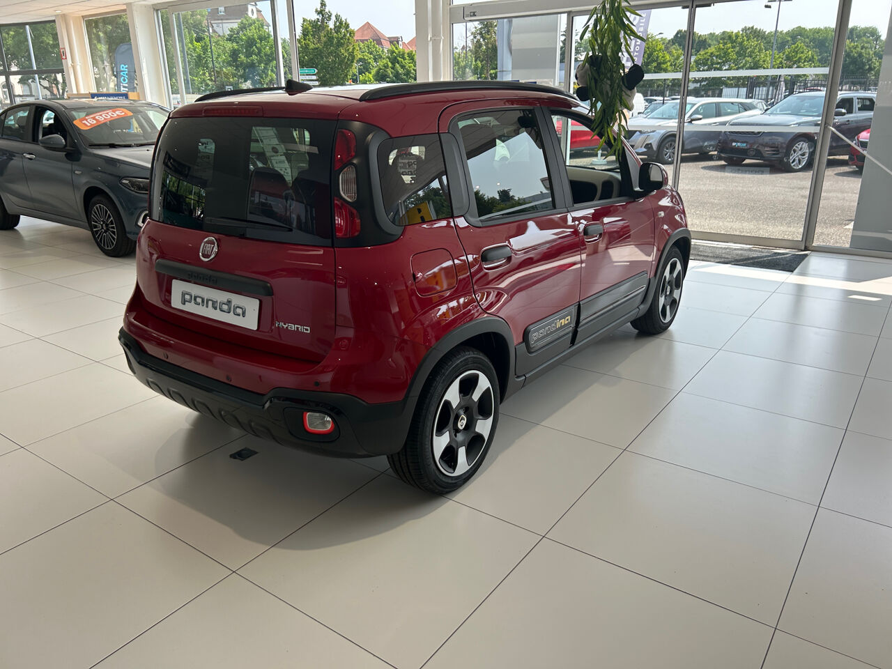 Véhicule d'occasion FIAT PANDA CLASSIC 1.0 70CH BSG SS PANDINA chez Hyundai Chalons