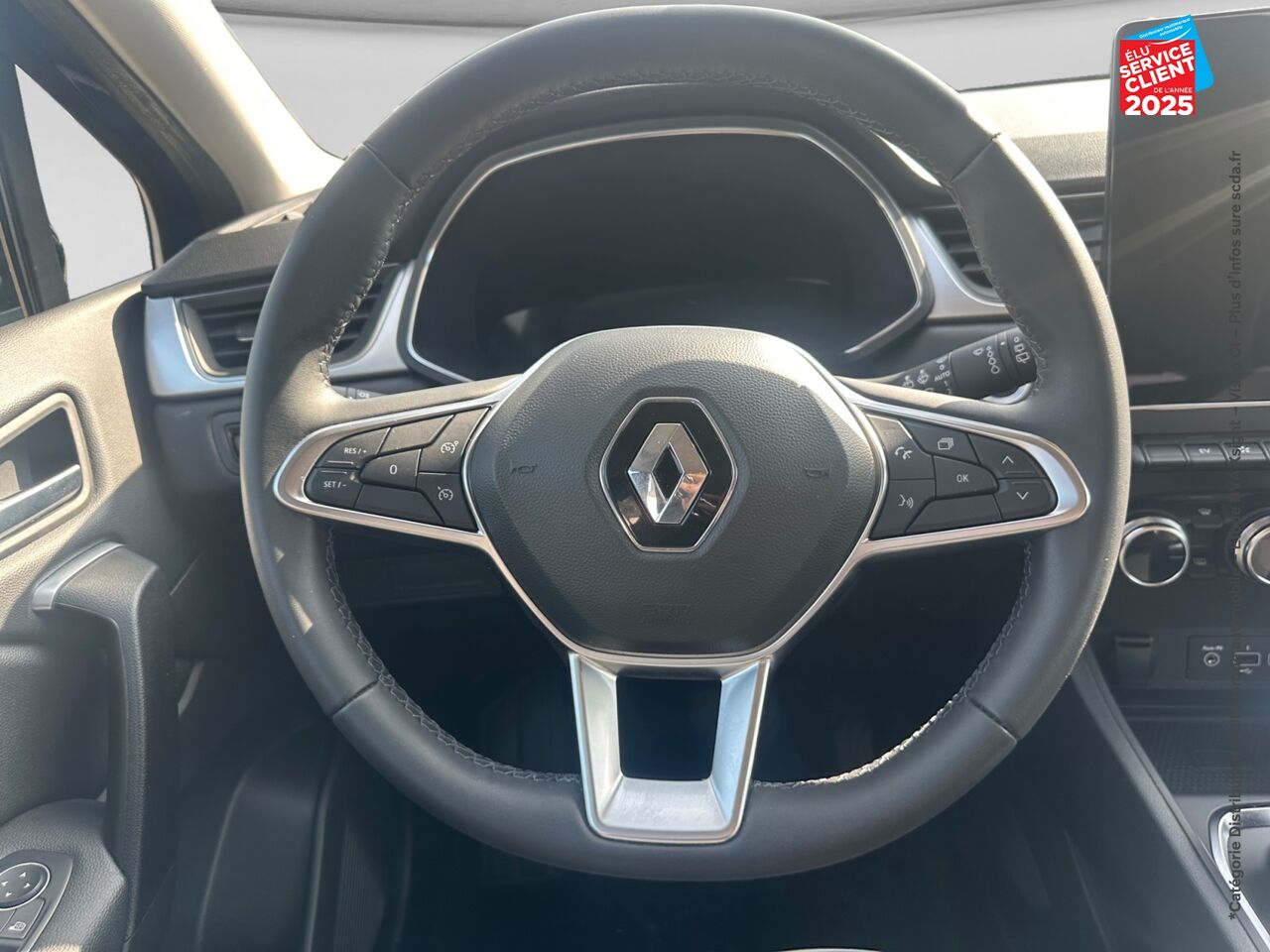 Véhicule d'occasion RENAULT CAPTUR 1.6 E-TECH HYBRIDE 145CH TECHNO FAST TRACK chez Dacia Strasbourg