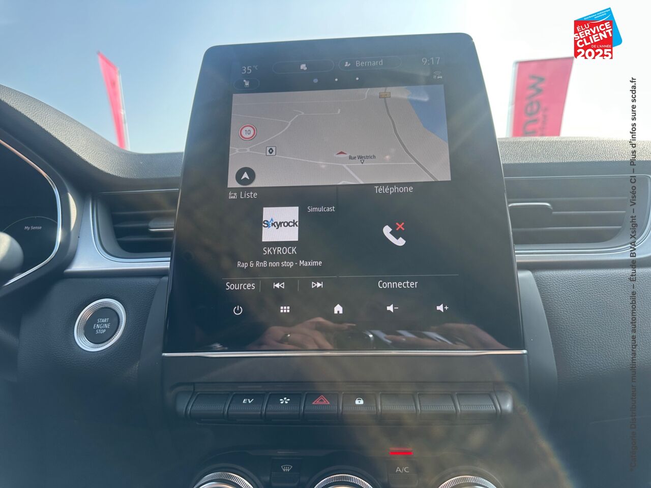 Véhicule d'occasion RENAULT CAPTUR 1.6 E-TECH HYBRIDE 145CH TECHNO FAST TRACK chez Dacia Strasbourg