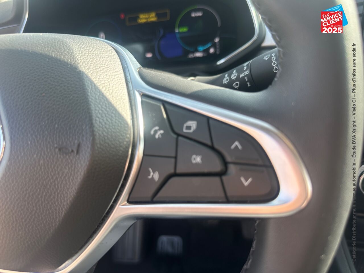 Véhicule d'occasion RENAULT CAPTUR 1.6 E-TECH HYBRIDE 145CH TECHNO FAST TRACK chez Dacia Strasbourg