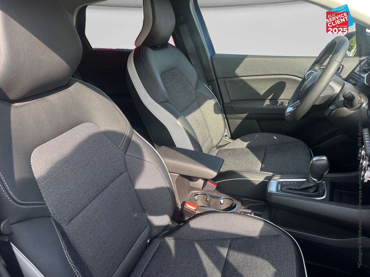 Véhicule d'occasion RENAULT CAPTUR 1.6 E-TECH HYBRIDE 145CH TECHNO FAST TRACK chez Dacia Strasbourg