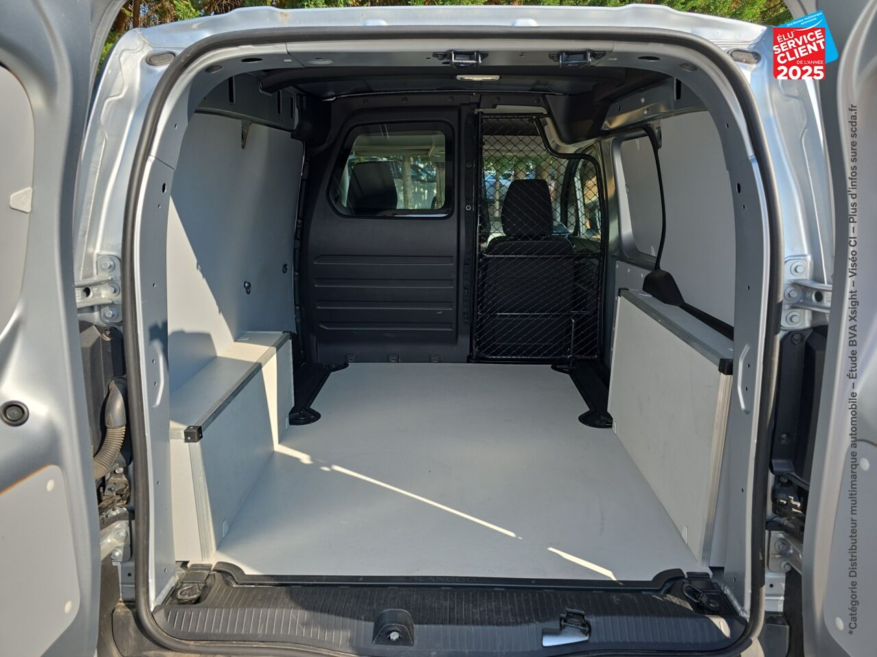 Véhicule d'occasion RENAULT KANGOO VAN 1.5 BLUE DCI 95CH EXTRA SESAME OUVRE TOI GPS CAMERA chez Renault Sélestat
