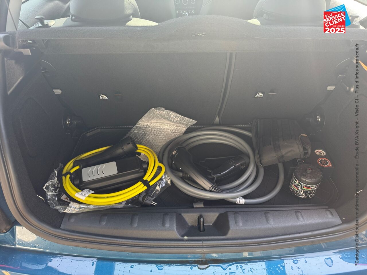 Véhicule d'occasion MINI MINI COOPER SE 184CH EDITION PREMIUM PLUS BVA 5CV TOUVRANT SIEGES CHAUF GPS CAMERA CARPLAY H/KARDON chez BMW Pontarlier