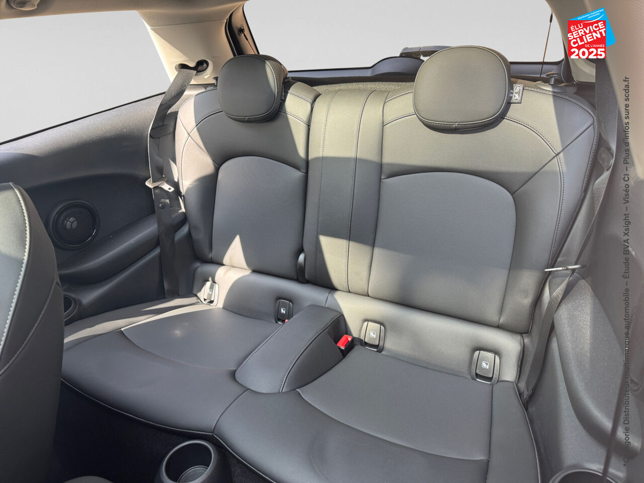 Véhicule d'occasion MINI MINI COOPER SE 184CH EDITION PREMIUM PLUS BVA 5CV TOUVRANT SIEGES CHAUF GPS CAMERA CARPLAY H/KARDON chez BMW Pontarlier