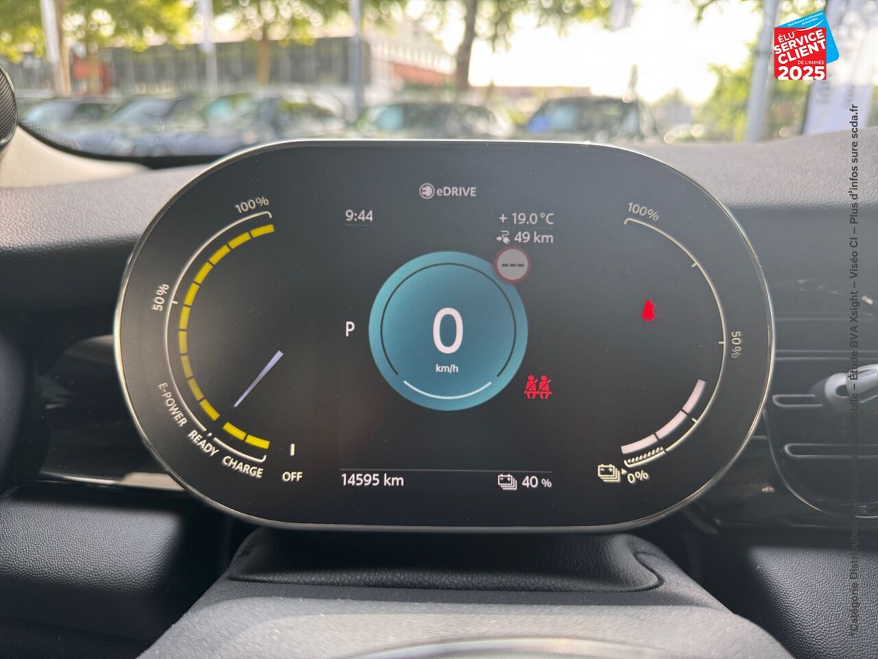 Véhicule d'occasion MINI MINI COOPER SE 184CH EDITION PREMIUM PLUS BVA 5CV TOUVRANT SIEGES CHAUF GPS CAMERA CARPLAY H/KARDON chez BMW Pontarlier