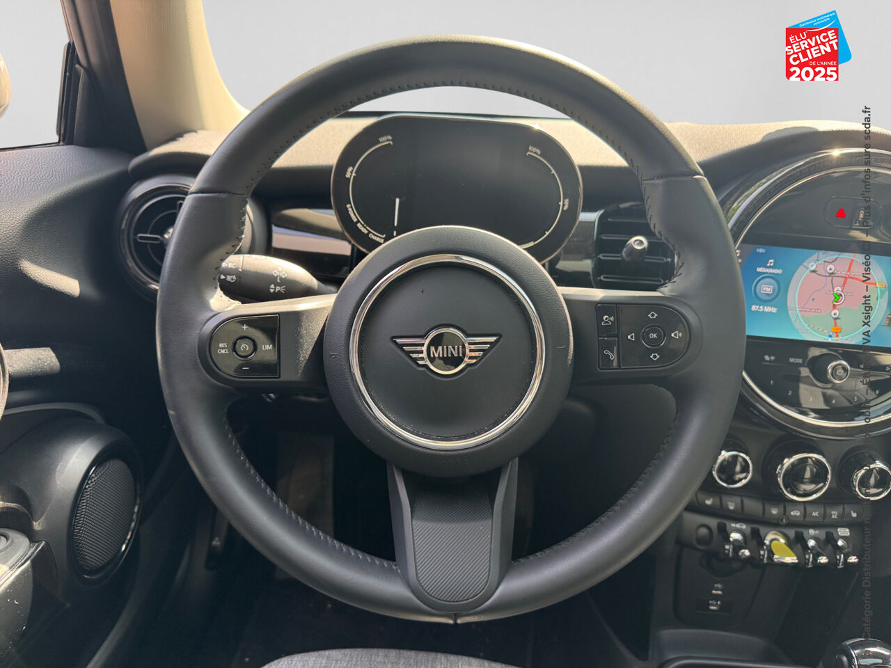 Véhicule d'occasion MINI MINI COOPER SE 184CH EDITION CAMDEN BVA 5CV TOUVRANT SIEGES CHAUF GPS CAMERA CARPLAY chez MINI Colmar