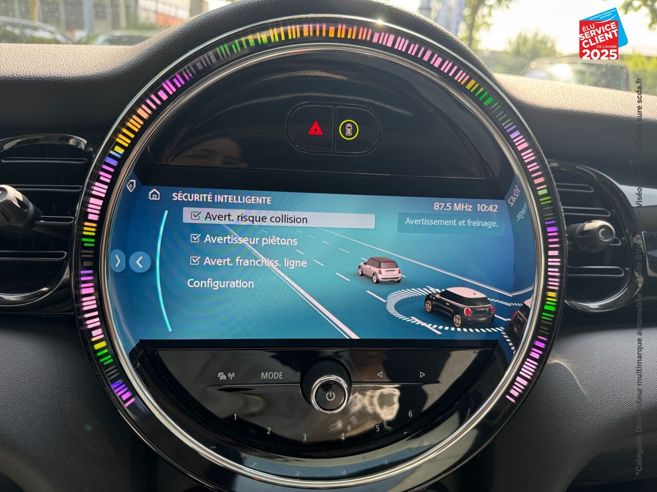 Véhicule d'occasion MINI MINI COOPER SE 184CH EDITION CAMDEN BVA 5CV TOUVRANT SIEGES CHAUF GPS CAMERA CARPLAY chez MINI Colmar