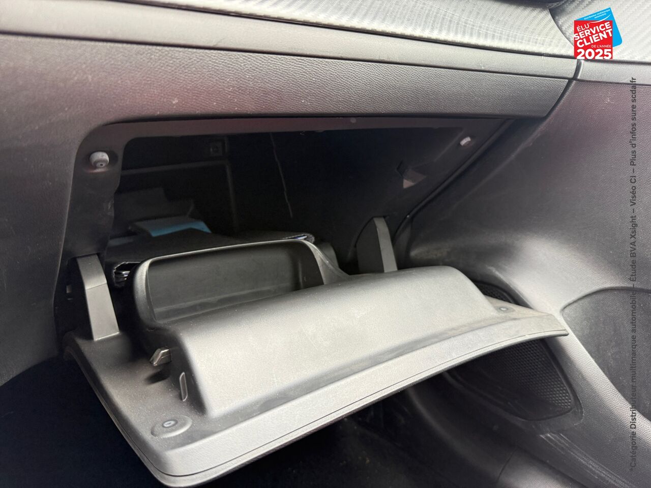 Véhicule d'occasion PEUGEOT 208 AFFAIRE 1.5 BLUEHDI 100 PREMIUM GPS CARPLAY chez Toyota Verdun