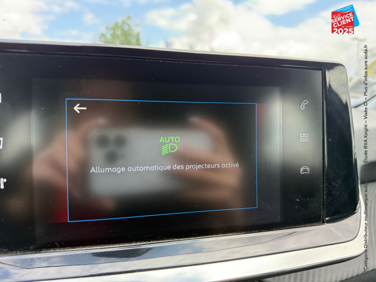 Véhicule d'occasion PEUGEOT 208 AFFAIRE 1.5 BLUEHDI 100 PREMIUM GPS CARPLAY chez Toyota Verdun