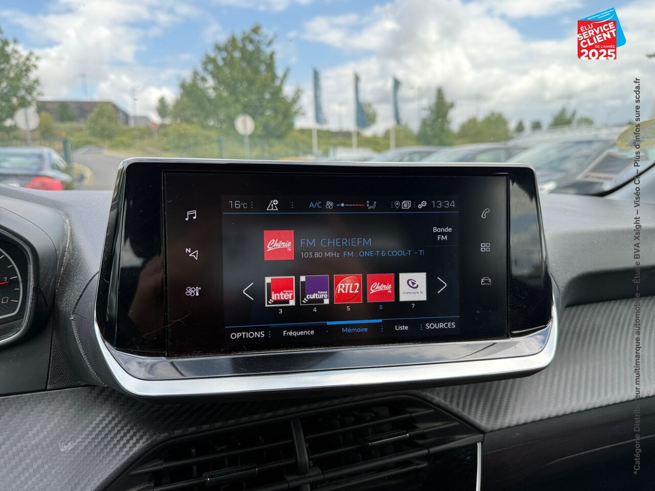 Véhicule d'occasion PEUGEOT 208 AFFAIRE 1.5 BLUEHDI 100 PREMIUM GPS CARPLAY chez Toyota Verdun