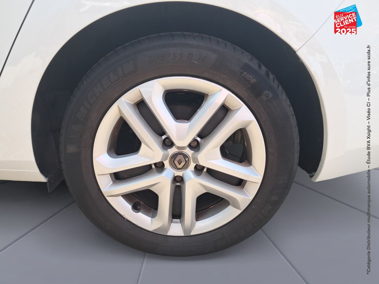 Véhicule d'occasion RENAULT MEGANE ESTATE 1.3 TCE 115CH FAP BUSINESS GPS RADAR AV/AR chez Toyota Thionville