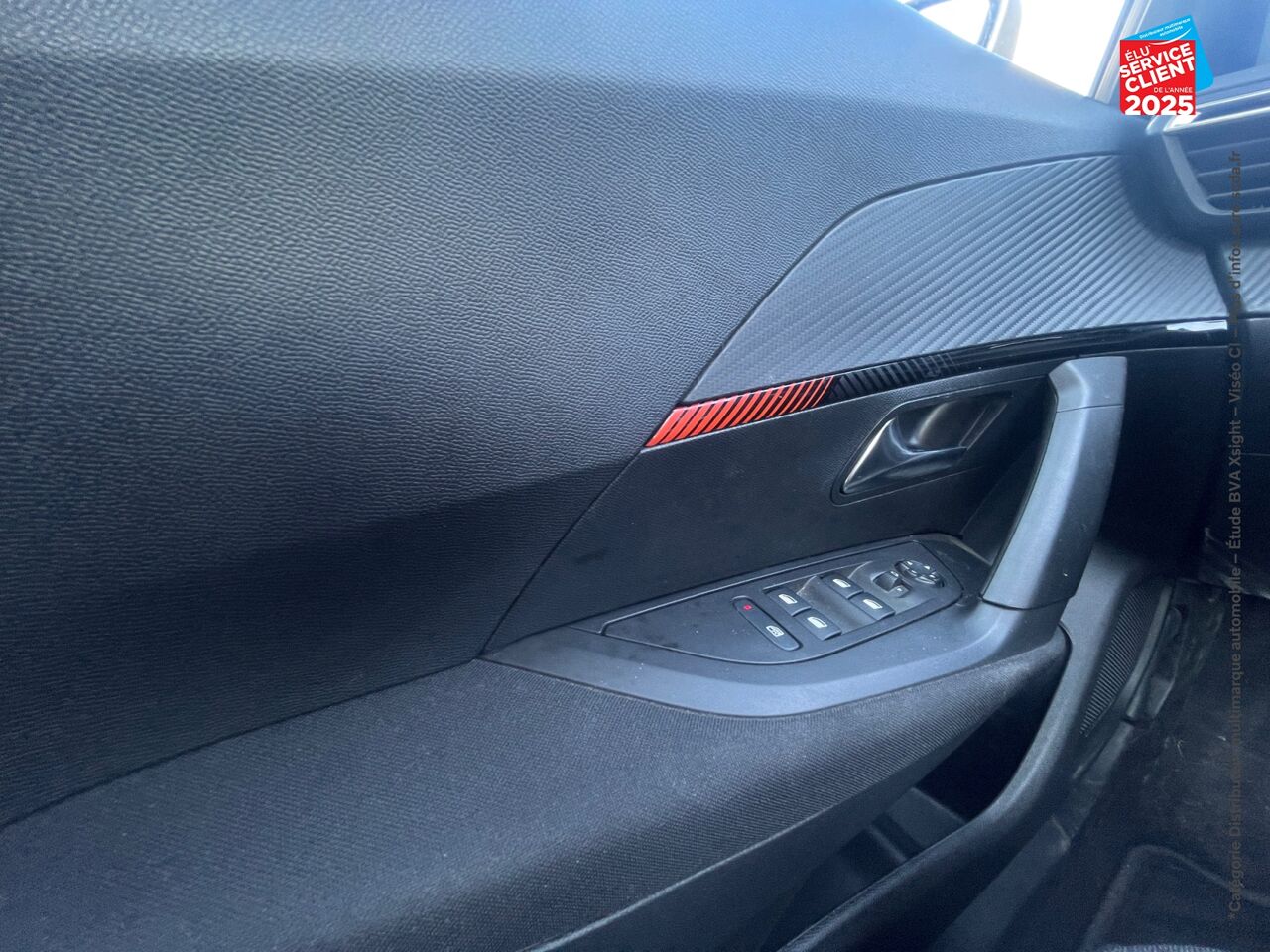 Véhicule d'occasion PEUGEOT 2008 1.2 PURETECH 100CH S/S ACTIVE CAMERA CARPLAY chez Renault Belfort