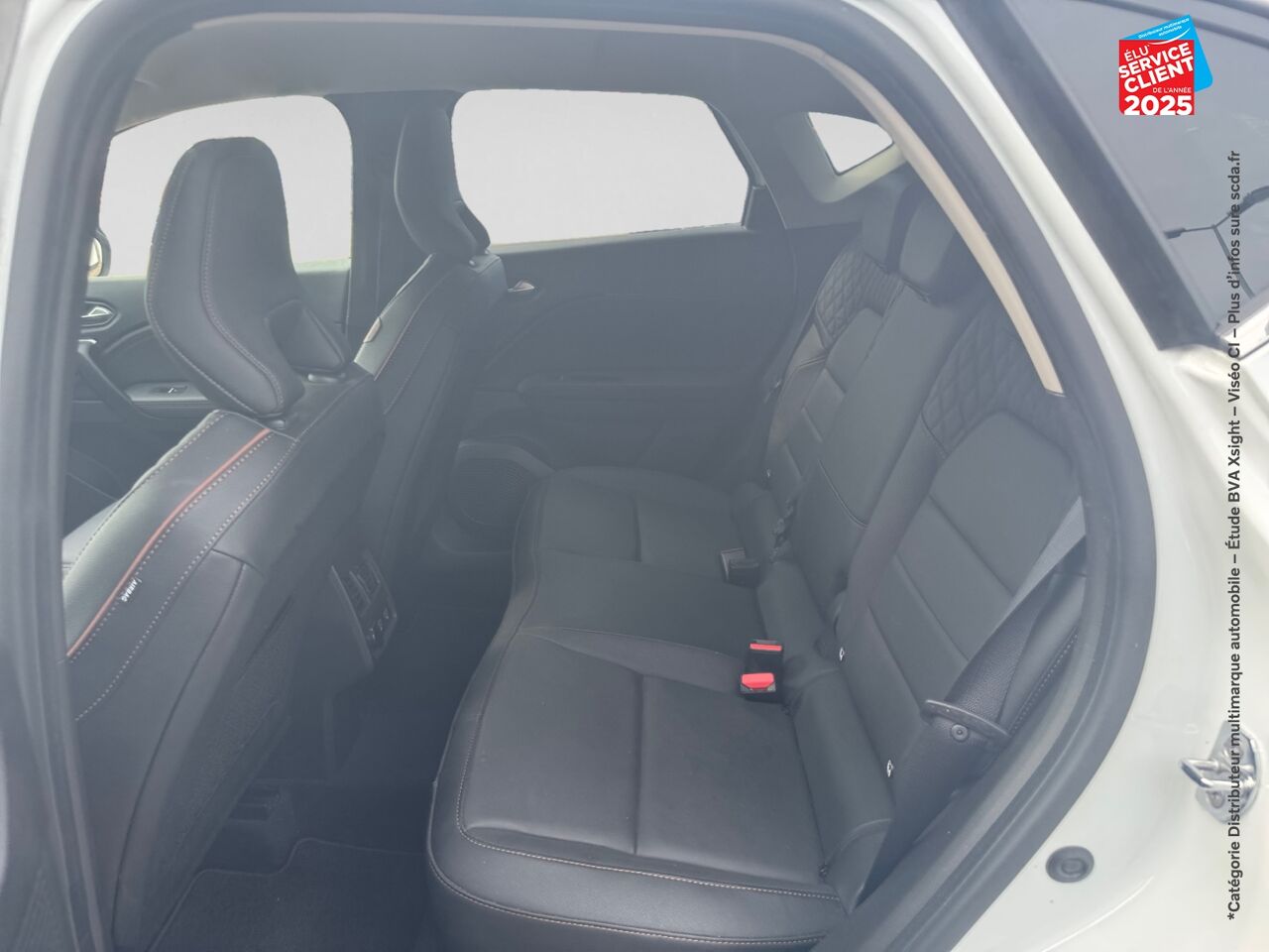 Véhicule d'occasion RENAULT CAPTUR 1.6 E-TECH HYBRIDE INITIALE PARIS -21 SIEGES CHAUF/CUIR GPS CAMERA chez Renault Saint-Louis
