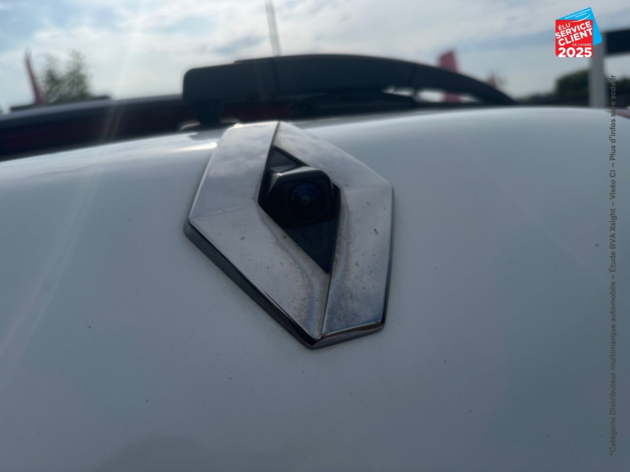 Véhicule d'occasion RENAULT CAPTUR 1.6 E-TECH HYBRIDE INITIALE PARIS -21 SIEGES CHAUF/CUIR GPS CAMERA chez Renault Saint-Louis