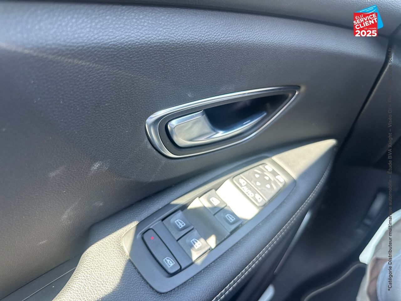 Véhicule d'occasion RENAULT GRAND SCENIC 1.3 TCE 160CH FAP BLACK EDITION EDC 8CV chez Renault Colmar