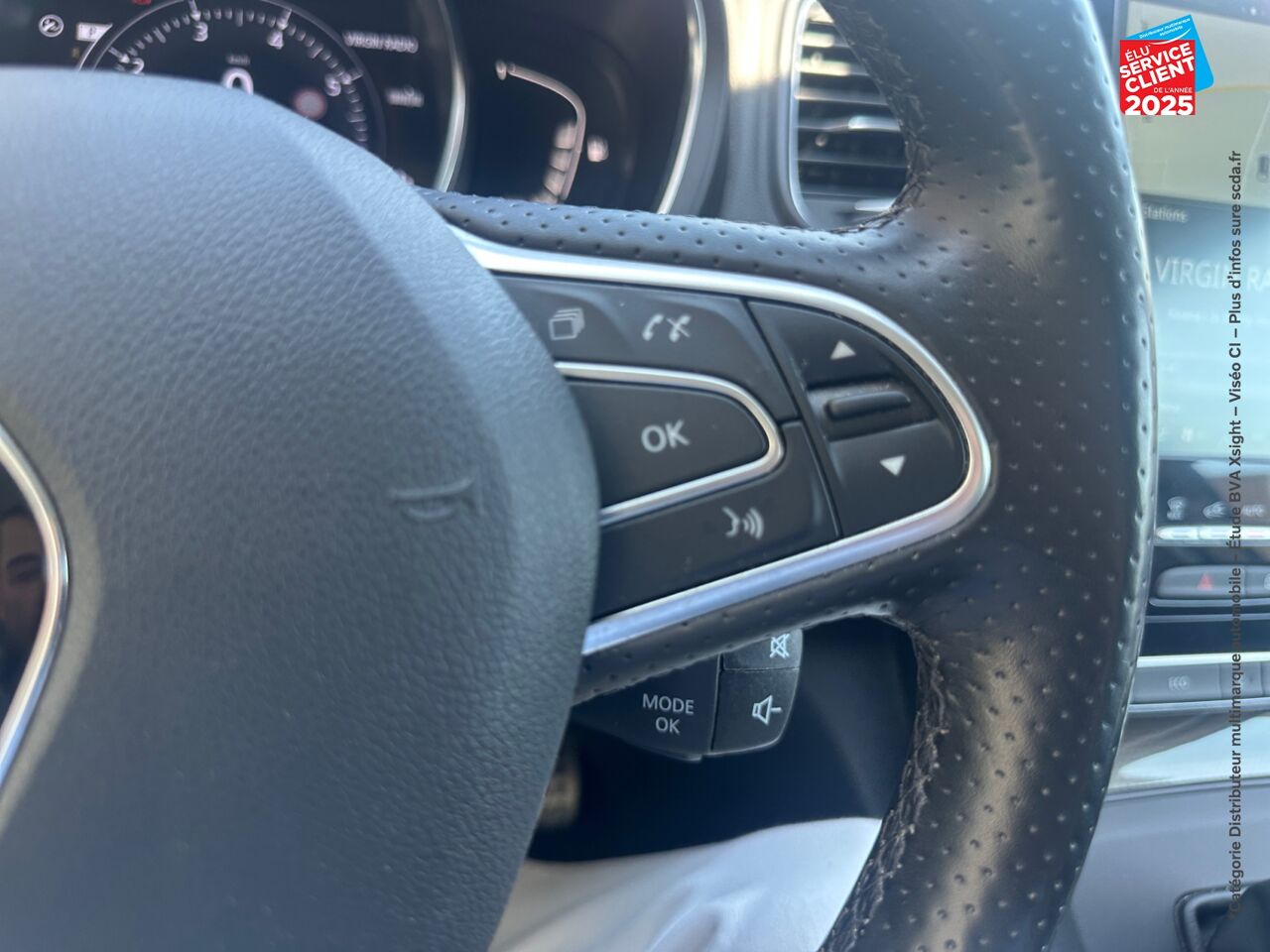 Véhicule d'occasion RENAULT GRAND SCENIC 1.3 TCE 160CH FAP BLACK EDITION EDC 8CV chez Renault Colmar
