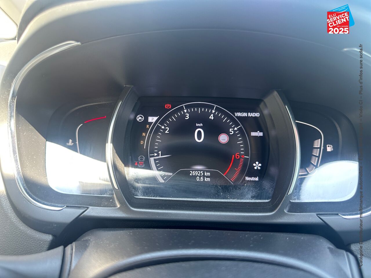 Véhicule d'occasion RENAULT GRAND SCENIC 1.3 TCE 160CH FAP BLACK EDITION EDC 8CV chez Renault Colmar