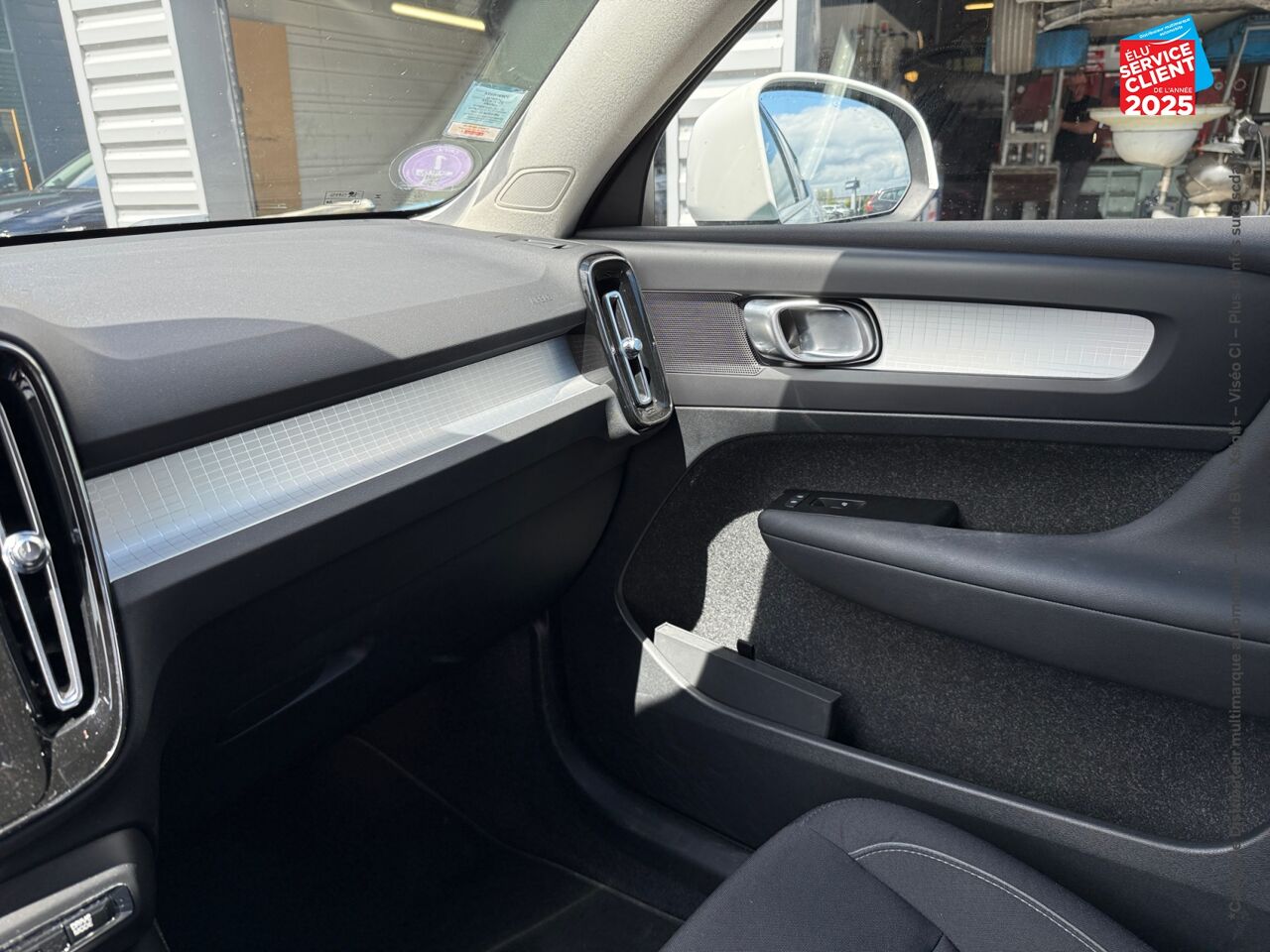 Véhicule d'occasion VOLVO XC40 T4 RECHARGE 129 + 82CH INSCRIPTION BUSINESS DCT 7 chez Volvo Epernay